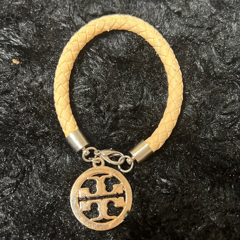 Tory Burch Cream Braided Rope Charm Bracelet
Color: Cream/Gold Size: Os ..